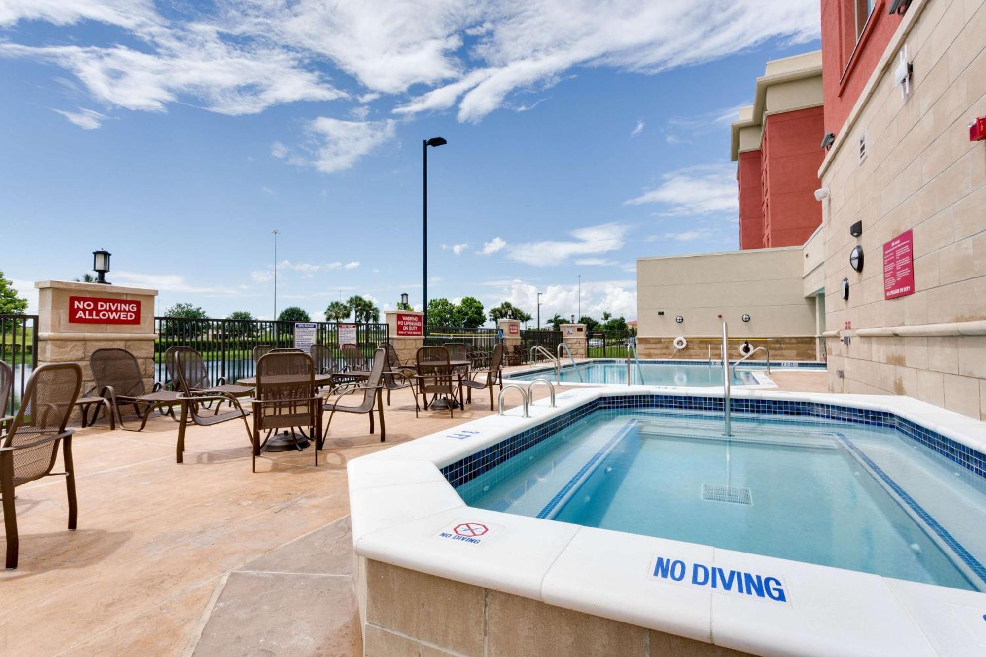 Drury Inn & Suites Fort Myers Airport Fgcu Екстер'єр фото