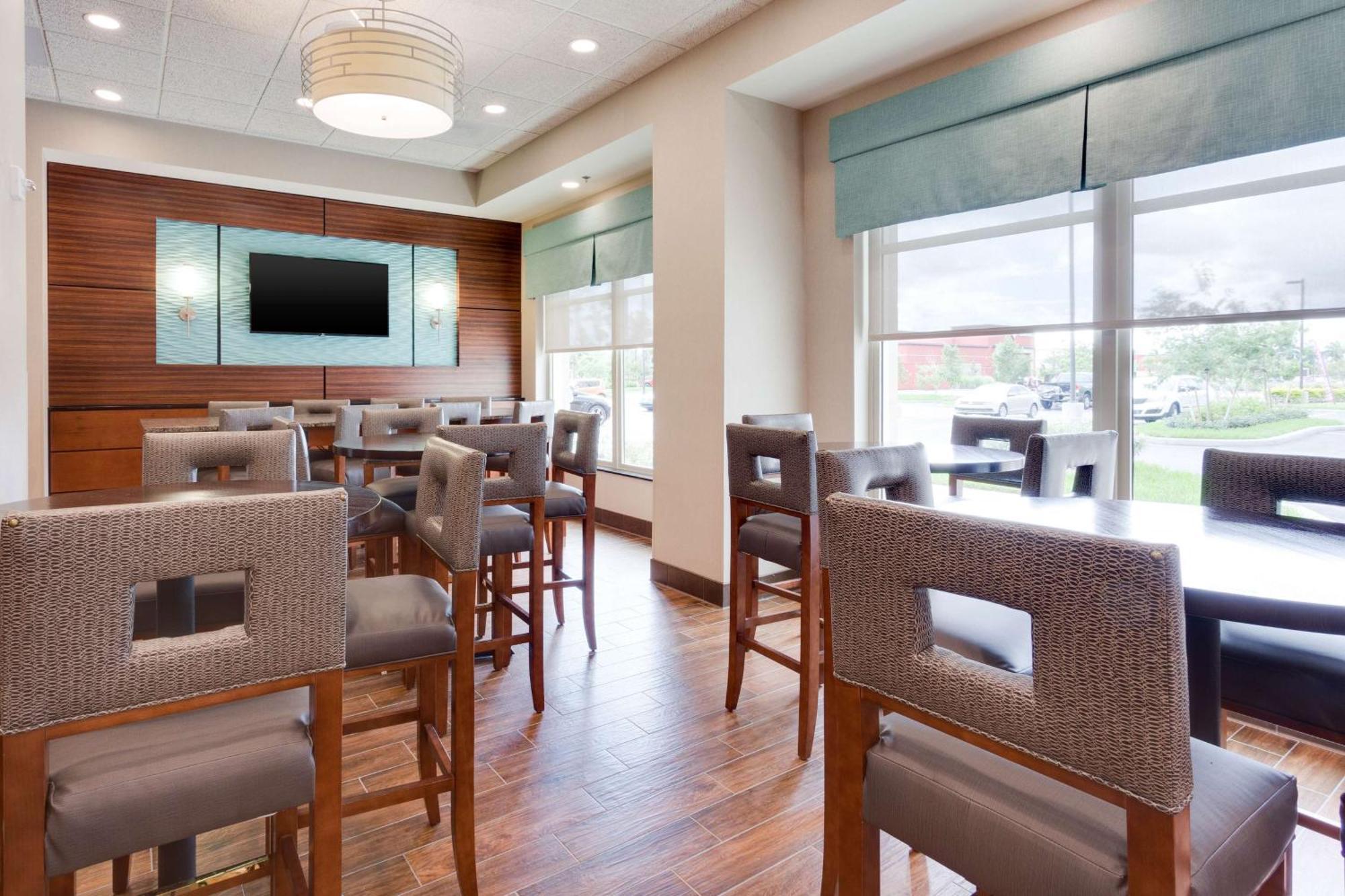 Drury Inn & Suites Fort Myers Airport Fgcu Екстер'єр фото